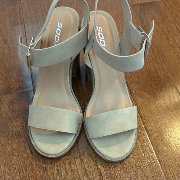 Women’s Nude Block Heel - Picture 1 of 6